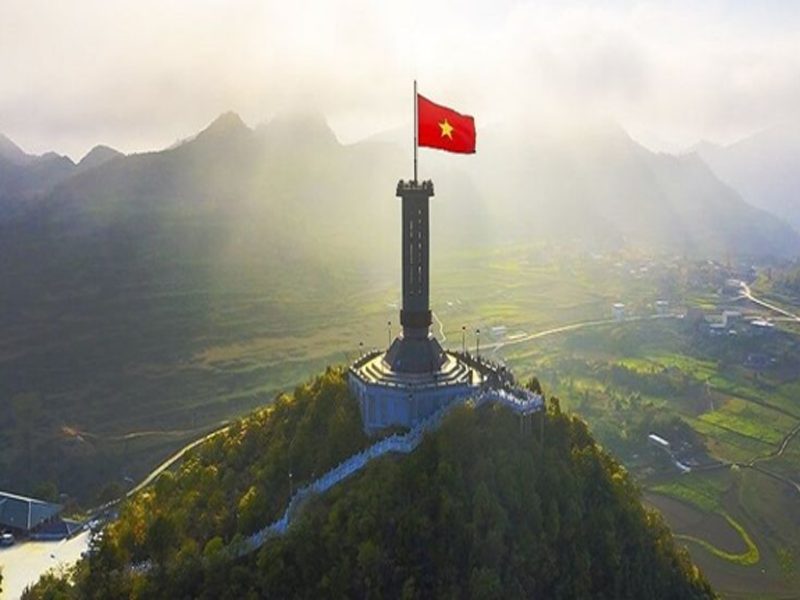 Cột cờ Lũng Cú, địa điểm du lịch không thể bỏ qua trên bản đồ du lịch Hà Giang, Cao Bằng